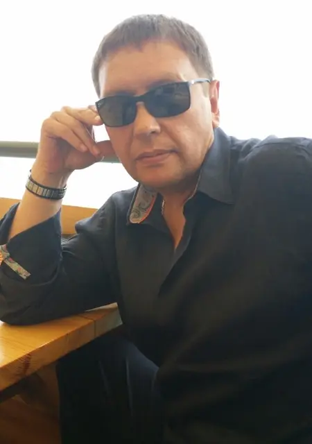 Марк из Ялты, ищу на сайте знакомства на одну ночь