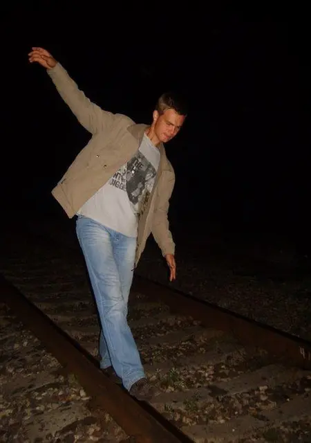 Антон из Белогорска, мне 35, познакомлюсь на одну ночь