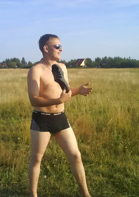 Серега из Бора, мне 33, познакомлюсь на одну ночь