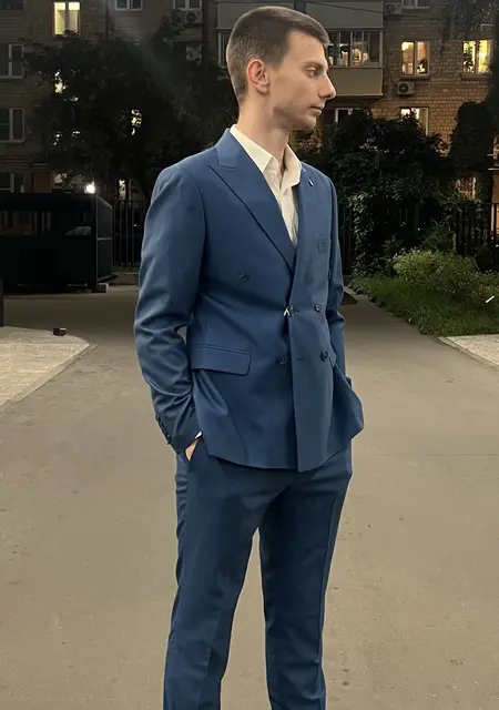 Я Кирилл, 27, из Москвы, ищу знакомство для дружбы