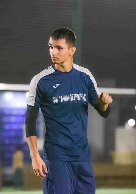 Кирилл из Зернограда, мне 19, познакомлюсь на одну ночь