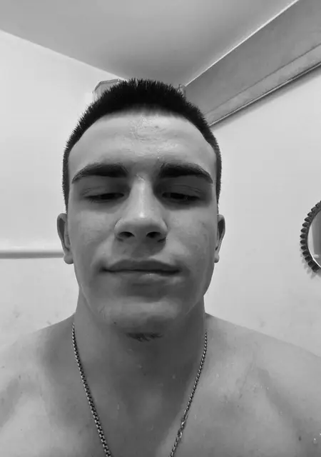 Я Глеб, 20, знакомлюсь на одну ночь в Канске