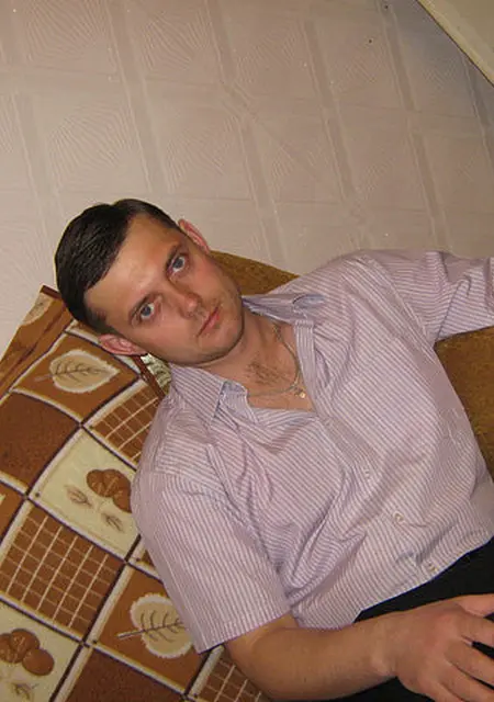 Геннадий из Сольцов, мне 38, познакомлюсь на одну ночь