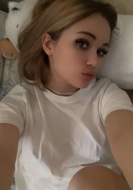 Надя из Казани, мне 19, познакомлюсь на одну ночь