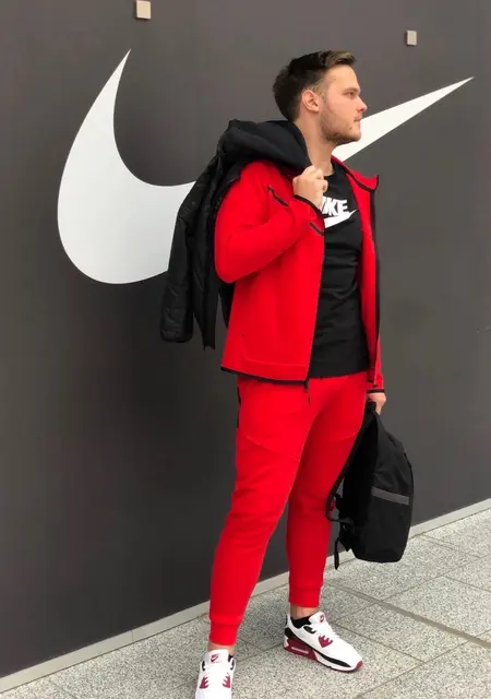 Роман из Выксы, мне 24, познакомлюсь для открытые отношения