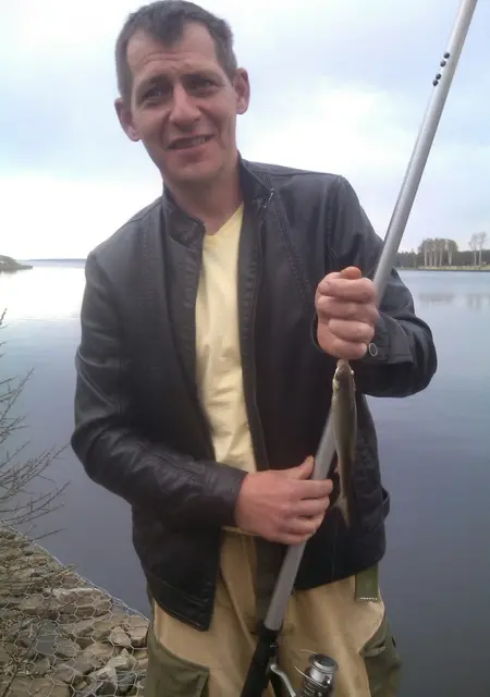 Артем из Лобни, мне 46, познакомлюсь без обязательств