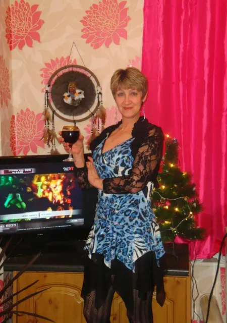 Я Татьяна, 61, из Москвы, ищу знакомство для приятного времяпровождения