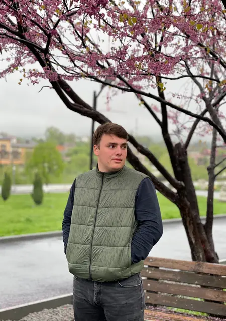 Я Влад, 22, знакомлюсь без обязательств в Владикавказе