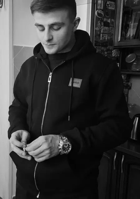 Я Андриан, 19, знакомлюсь без обязательств в Калуге