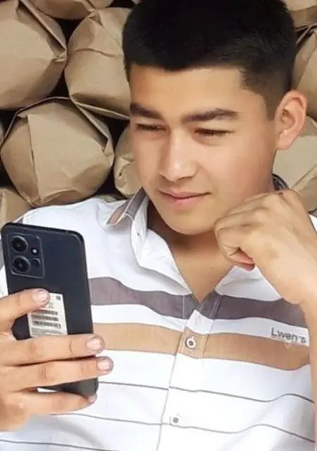 Я Iqboljon, 18, знакомлюсь для постоянных отношений в Санкт-Петербурге