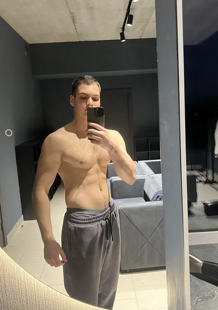 Я Женя, 25, знакомлюсь для приятного времяпровождения в Москве