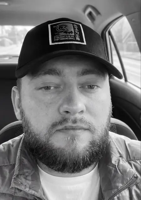 Я Evgeny, 27, знакомлюсь для постоянных отношений в Челябинске