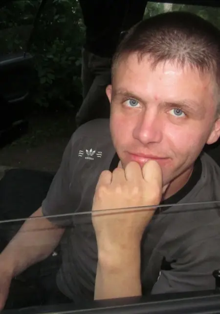 Я Николай, 40, из Тихвина, ищу знакомство для приятного времяпровождения