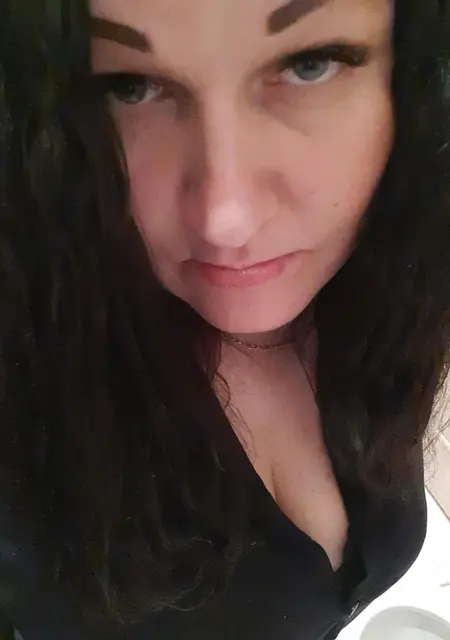 Светлана из Великого Новгорода, мне 44, познакомлюсь без обязательств