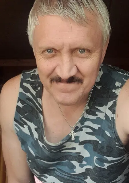 Леонид из Петрозаводска, ищу на сайте знакомства без обязательств