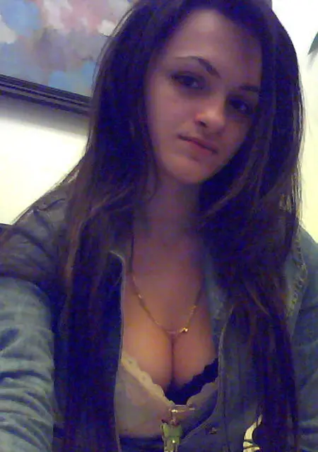 Роза из Тихвина, мне 23, познакомлюсь для общения