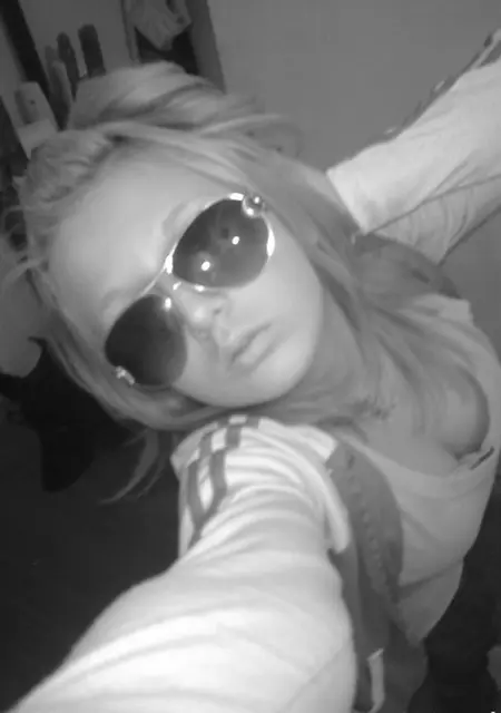 Я Софья, 21, знакомлюсь без обязательств в Камбарке