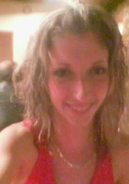 Я Снежана, 24, из Горячего, ищу знакомство для постоянных отношений