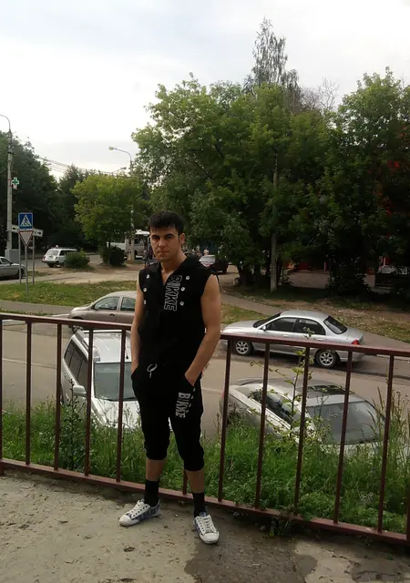 Я Jon, 34, из Серпухова, ищу знакомства на одну ночь