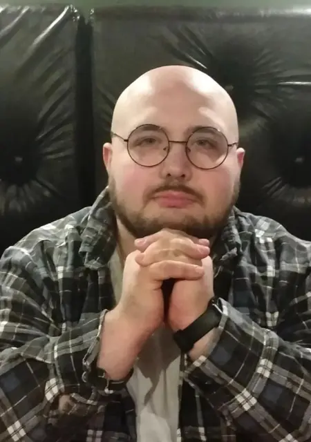 Я Антон, 28, из Петрозаводска, ищу знакомство для приятного времяпровождения