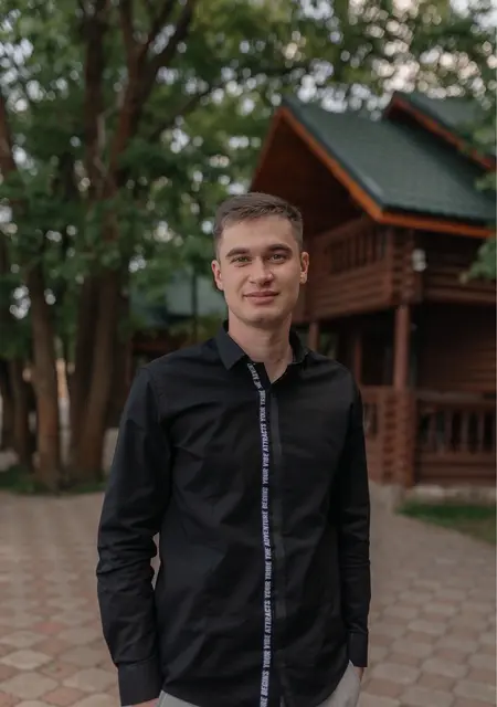 Влад из Новошахтинска, мне 25, познакомлюсь для общения