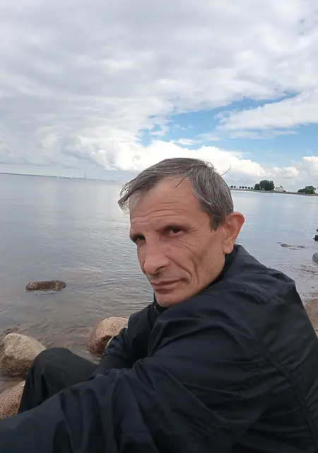 Александр из Смоленска, ищу на сайте знакомства на одну ночь