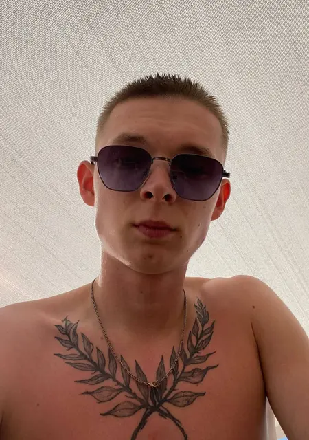 Я Максим, 21, из Нижнекамска, ищу знакомство для открытые отношения