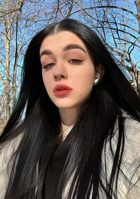 Я Лада, 25, из Орла, ищу знакомство для постоянных отношений
