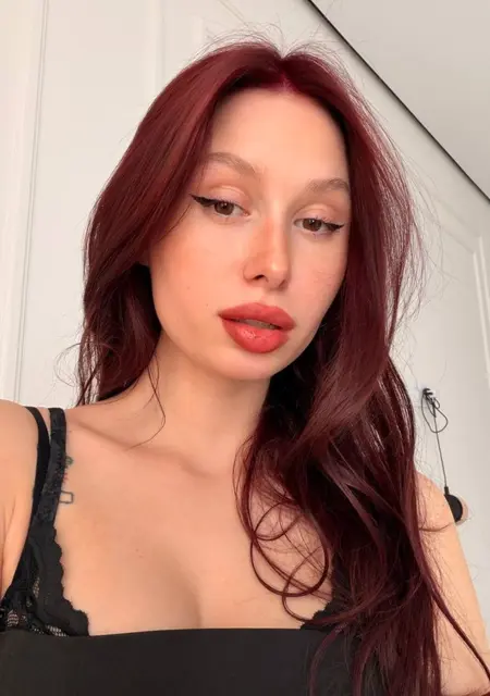 Я Маша, 27, из Санкт-Петербурга, ищу знакомство для открытые отношения