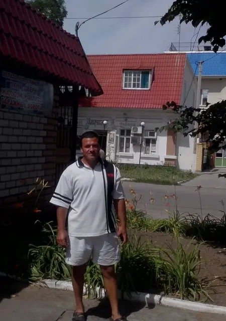 Рома из Херсона, мне 47, познакомлюсь без обязательств