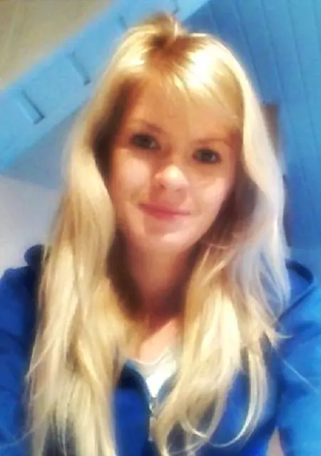 Я Аврора, 22, знакомлюсь для вирта в Кузнецке