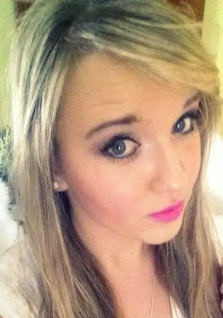 Я Авелина, 24, из Камбарки, ищу знакомство для вирта