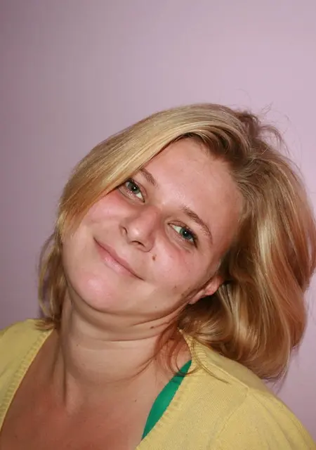 Я Лариса, 25, знакомлюсь на одну ночь в Абакане