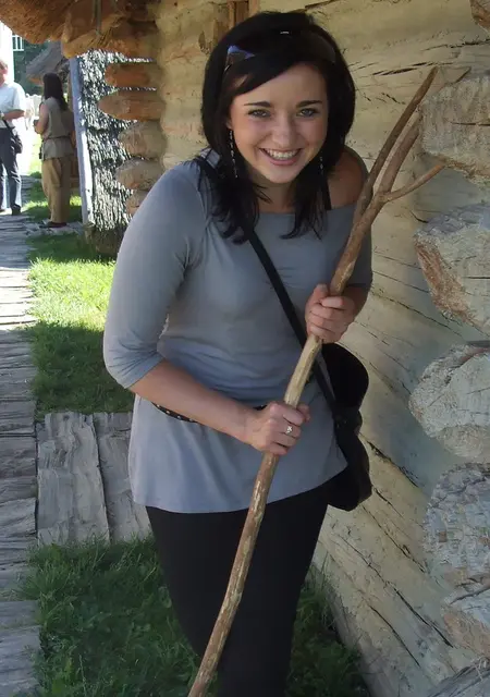 Я Мария, 25, из Карабанова, ищу знакомства без обязательств