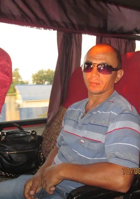 Борис из Эльбана, ищу на сайте знакомства без обязательств