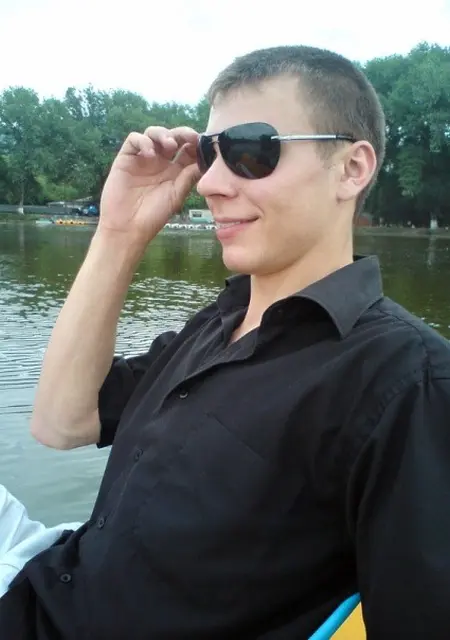 Я Александр, 37, из Ессентуков, ищу знакомства на одну ночь