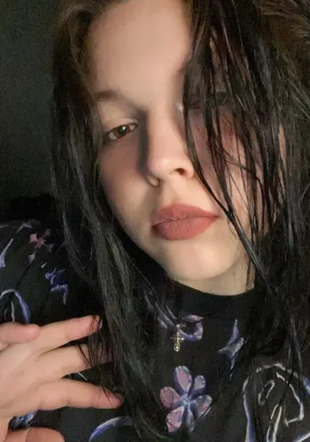 Я Яна, 19, из Челябинска, ищу знакомство для постоянных отношений