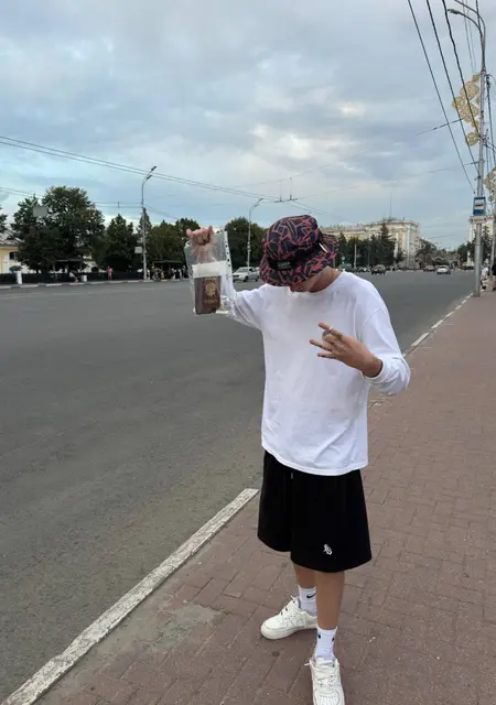 Я Никита, 19, из Рязани, ищу знакомства без обязательств