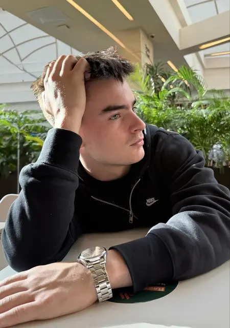 Я Ваня, 20, из Самары, ищу знакомство для общения