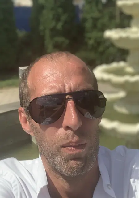 Стас из Санкт-Петербурга, мне 39, познакомлюсь на одну ночь