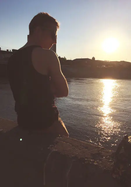 Я Владимир, 30, знакомлюсь без обязательств в Кургане