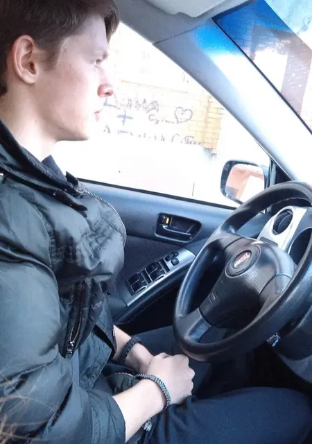 Антон из Томска, мне 29, познакомлюсь для приятного времяпровождения