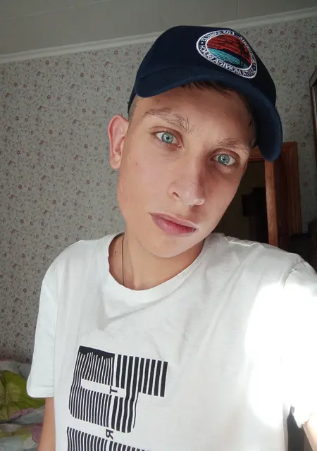 Я Даниил, 21, из Зуи, ищу знакомства на одну ночь