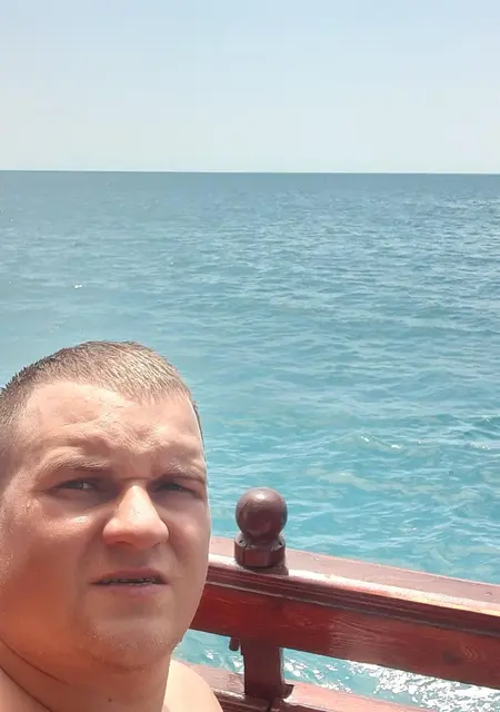 Я Илья, 34, из Миллерова, ищу знакомства на одну ночь