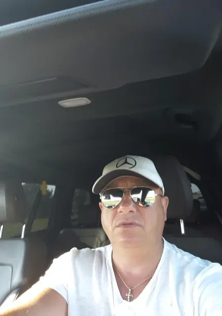 Я Олег, 55, из Калининграда, ищу знакомства на одну ночь