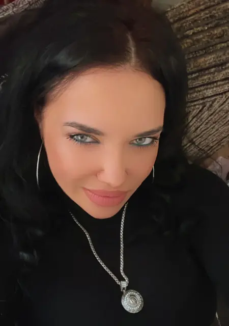 Я Рада, 43, из Владивостока, ищу знакомства без обязательств