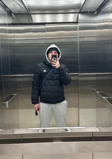 Я Олег, 20, знакомлюсь на одну ночь в Мытищах