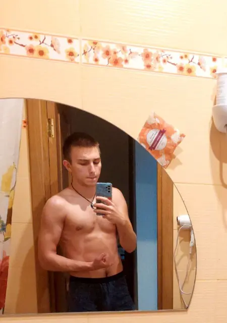 Я Игорь, 21, знакомлюсь без обязательств в Жуковском