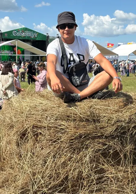 Динар из Копейска, мне 23, познакомлюсь для приятного времяпровождения