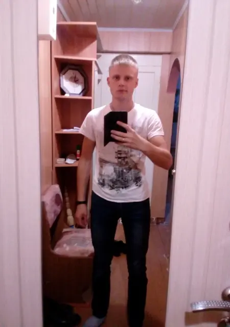 Влад из Архангельска, мне 31, познакомлюсь на одну ночь